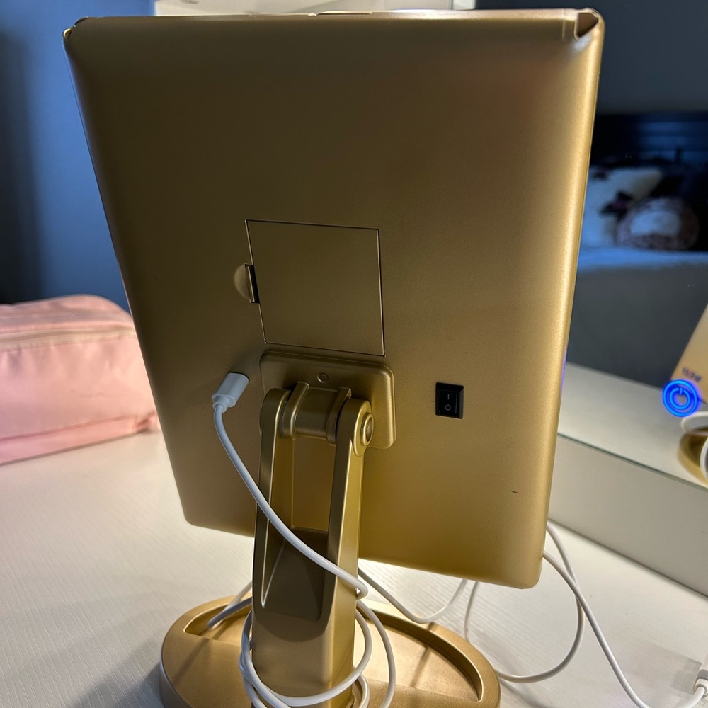 LED Vanity Mirror - Picture 6 of 6